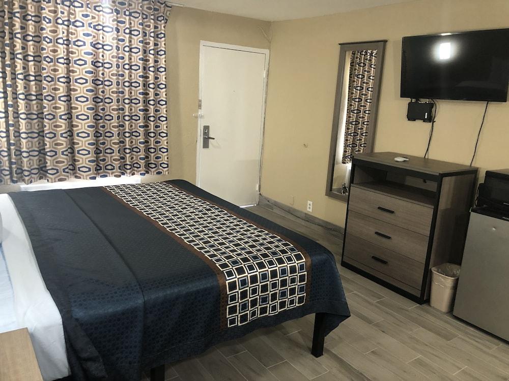 Luxury Inn & Suites photo 4