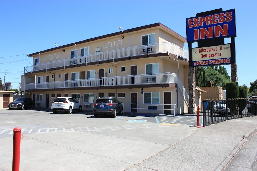 Express Inn photo 16