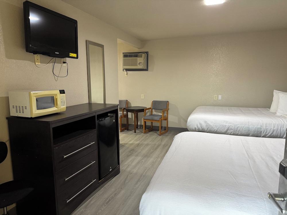 Executive Inn Crystal City photo 6