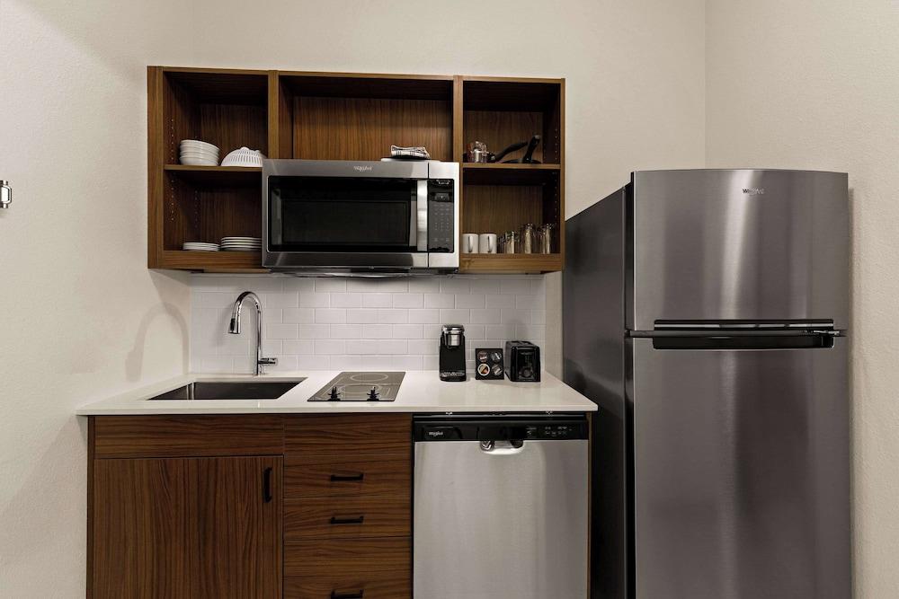 Everhome Suites El Paso Airport Near Fort Bliss photo 22