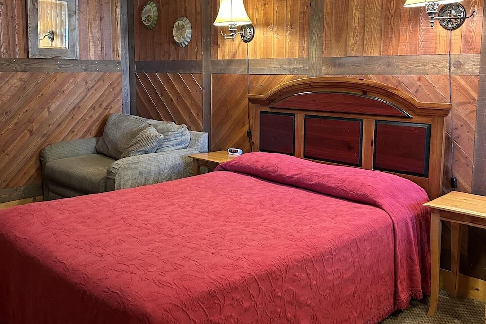 Moore's Old Pine Inn photo 17