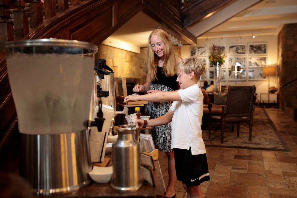 The Lodge at Vail, a RockResort by Vail Resorts photo 11
