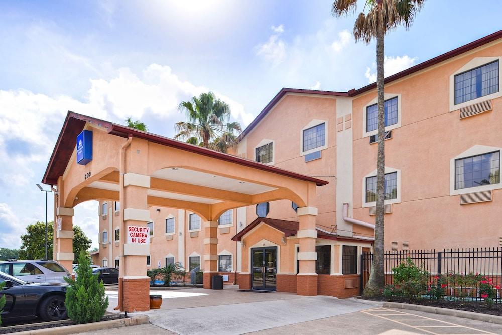 Americas Best Value Inn Houston at FM 1960 & I-45 photo 21