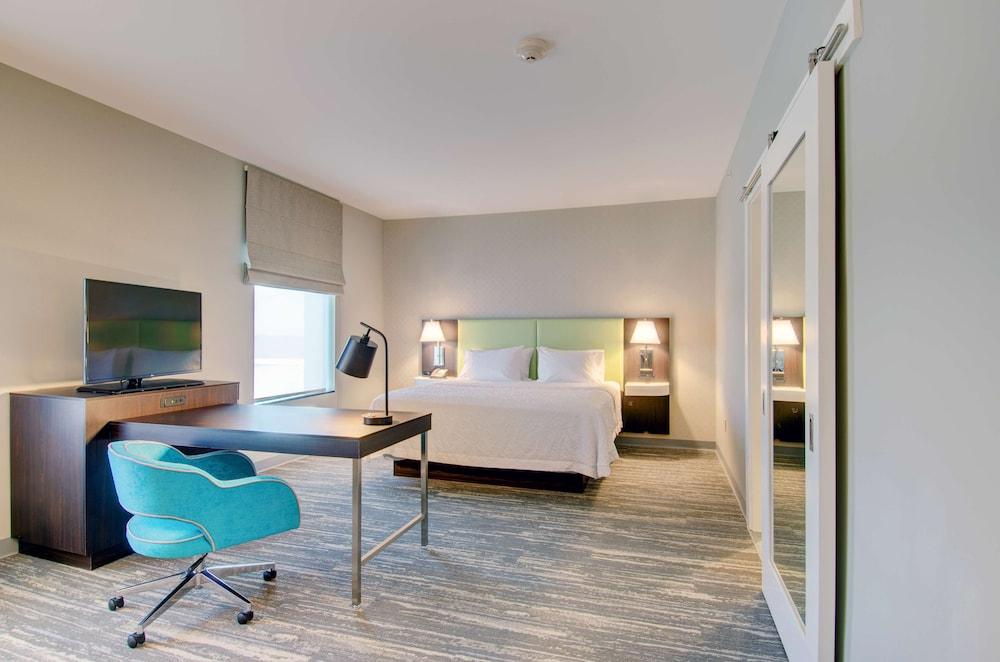 Hampton Inn & Suites Boston/Stoughton photo 19