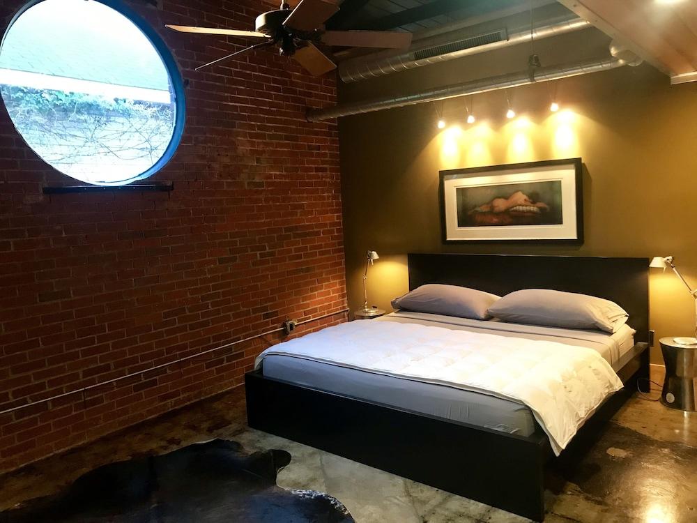 The Hangar Lofts Hotel photo 12