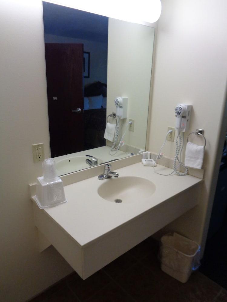 Fairgrounds Inn photo 19