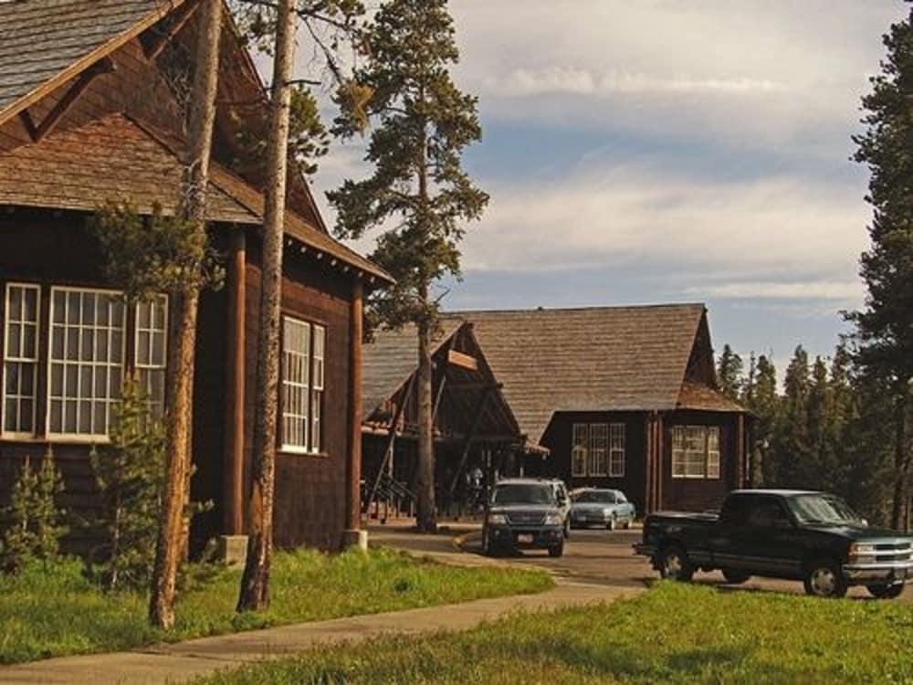 Lake Lodge Cabins - Inside the Park photo 16