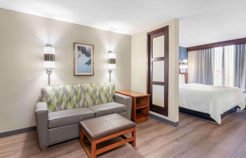 Extended Stay America Premier Suites Pittsburgh Cranberry To photo 2