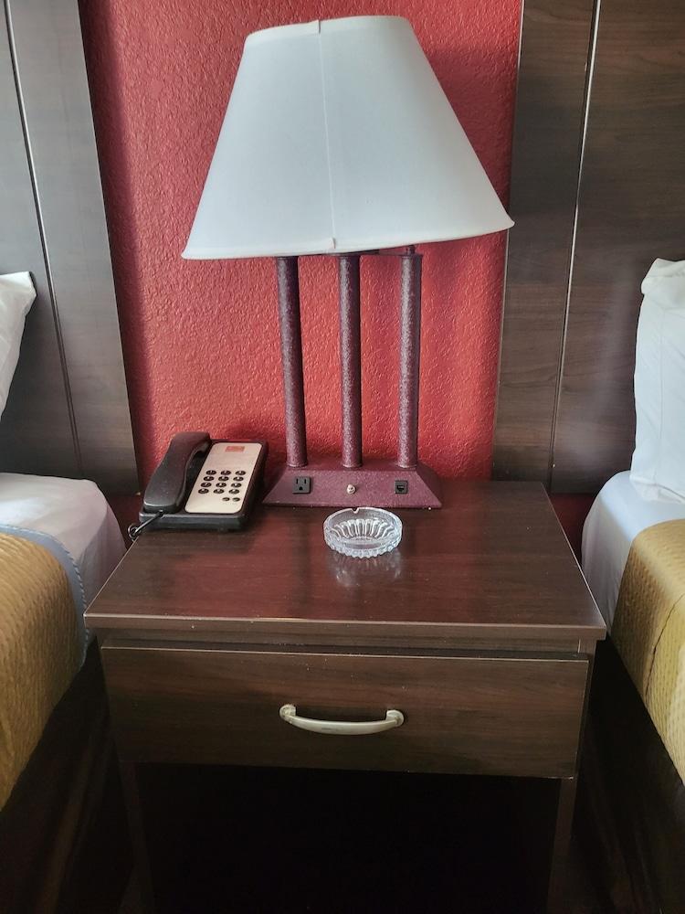 Econo Lodge Andalusia photo 33