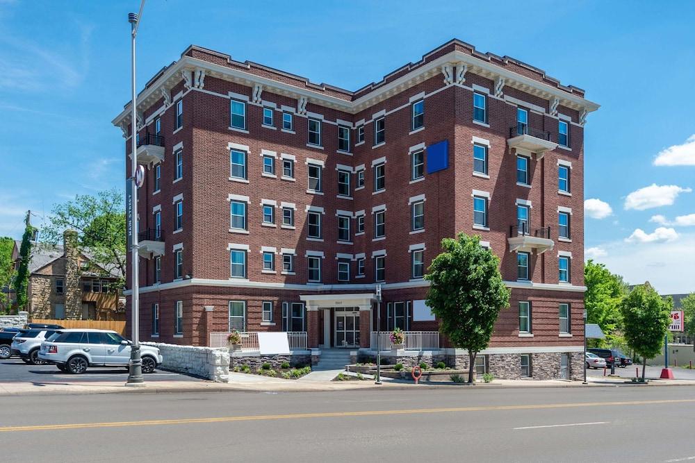 Quality Inn & Suites Kansas City Downtown photo 1