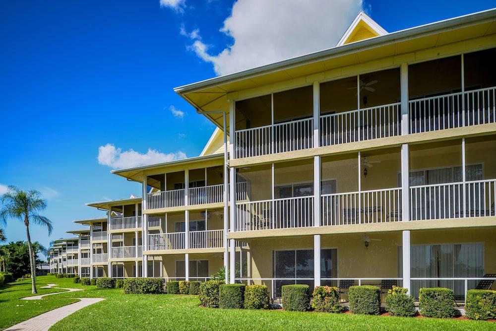 Hilton Vacation Club Charter Club Naples Bay photo 25