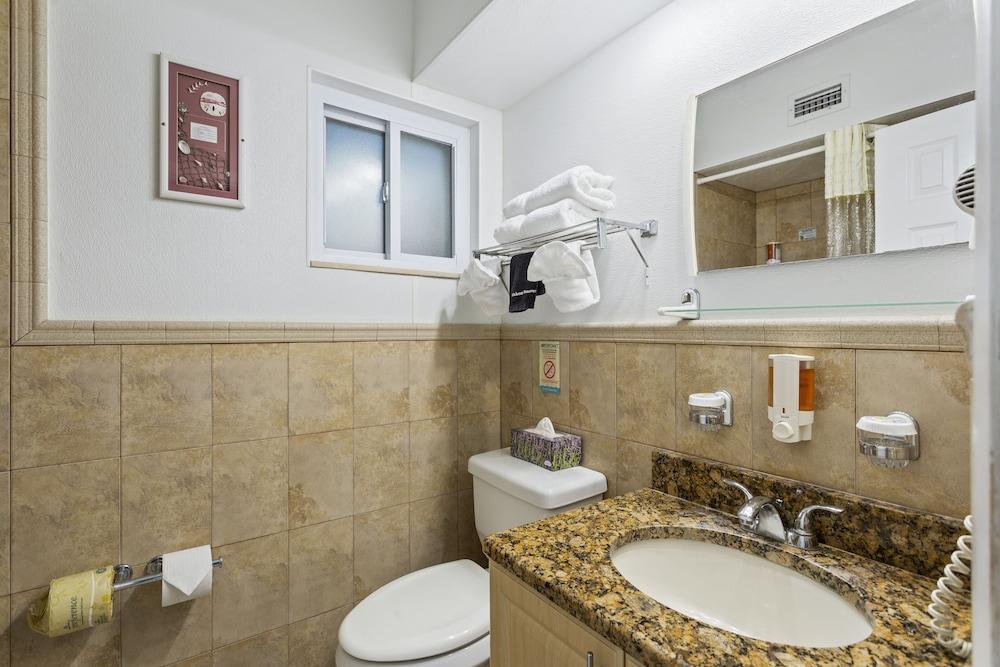 Bay Palms Waterfront Resort - Hotel and Marina photo 29