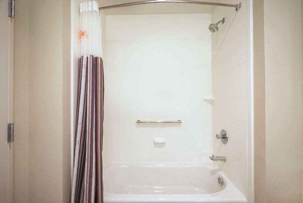 La Quinta Inn by Wyndham San Marcos photo 18