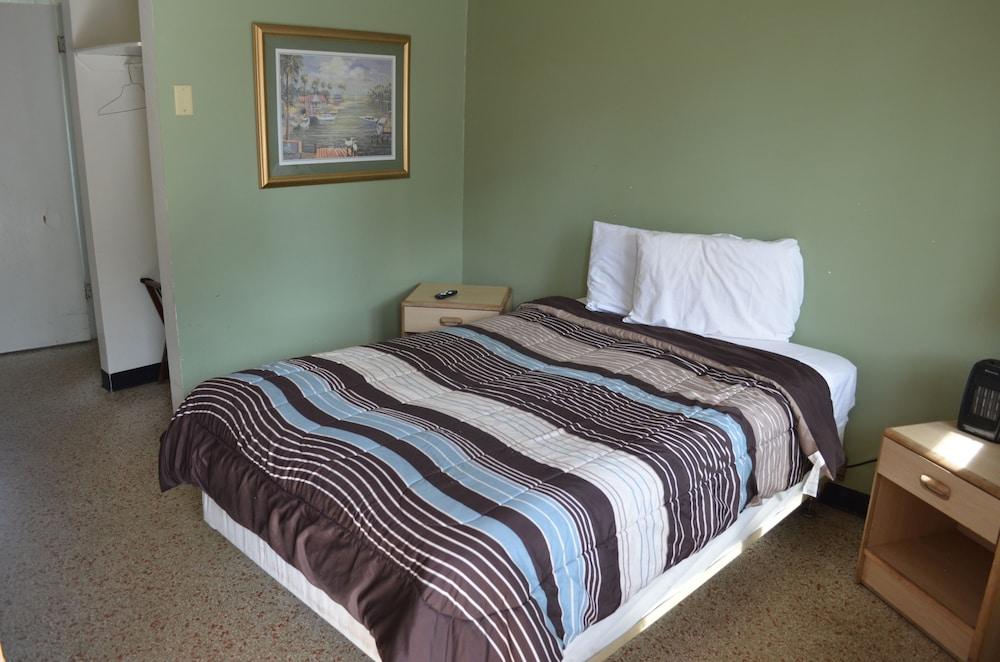 Economy Lodge photo 6
