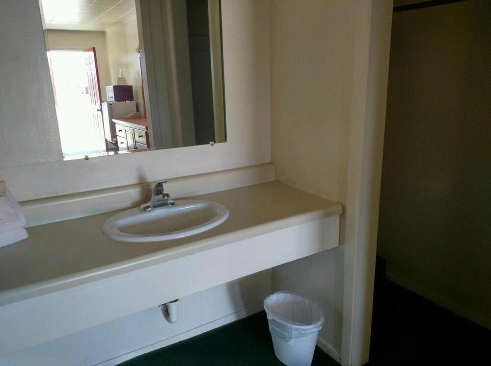 Carrizozo Inn photo 30