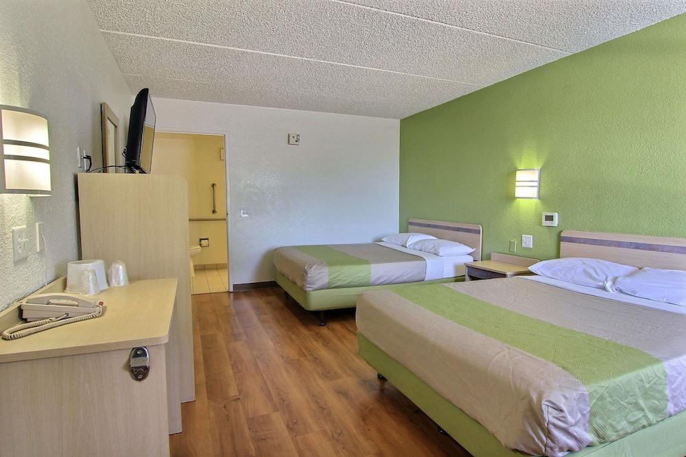 Motel 6 Austin, TX - Central Downtown UT photo 18