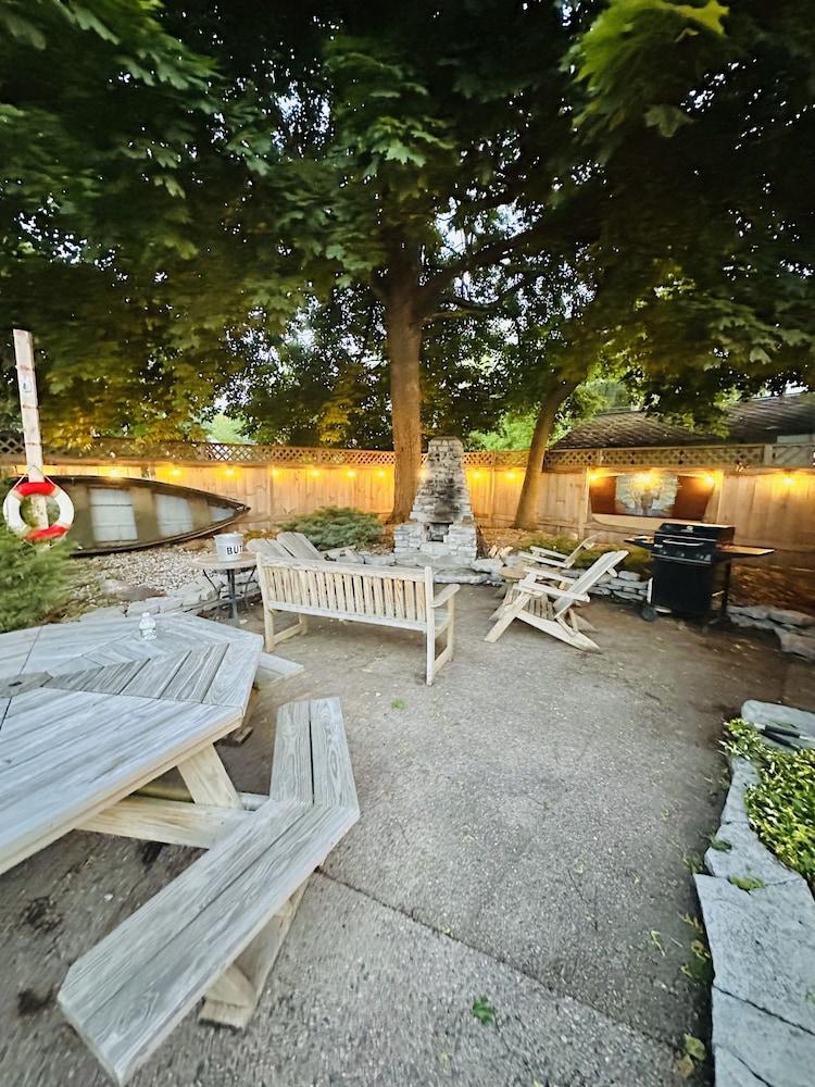 Wooden Boat Inn photo 97