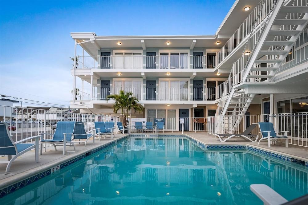 The Harbor Light Family Resort photo 9