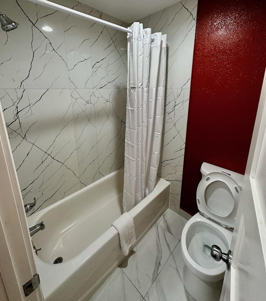 Hollywood Inn photo 16
