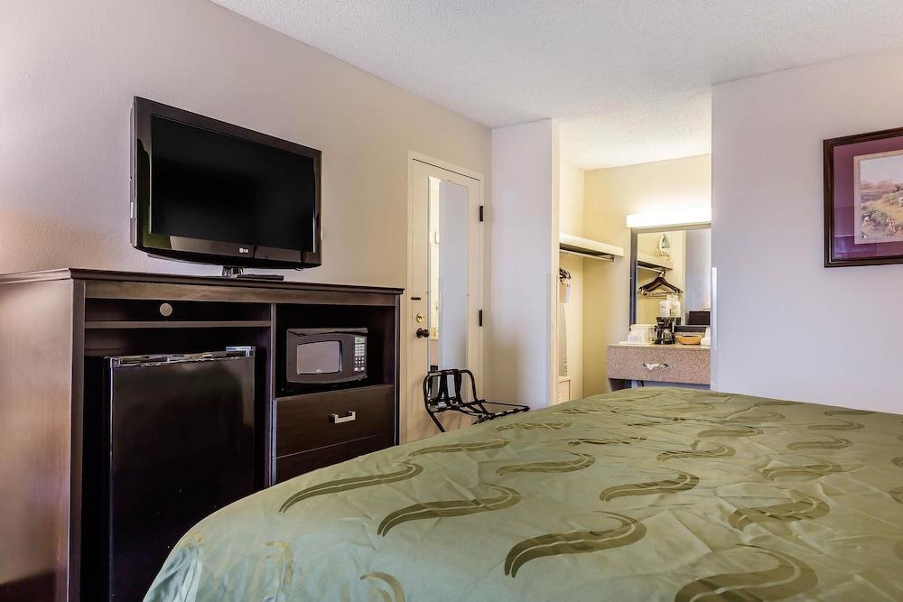 Quality Inn Culpeper photo 37