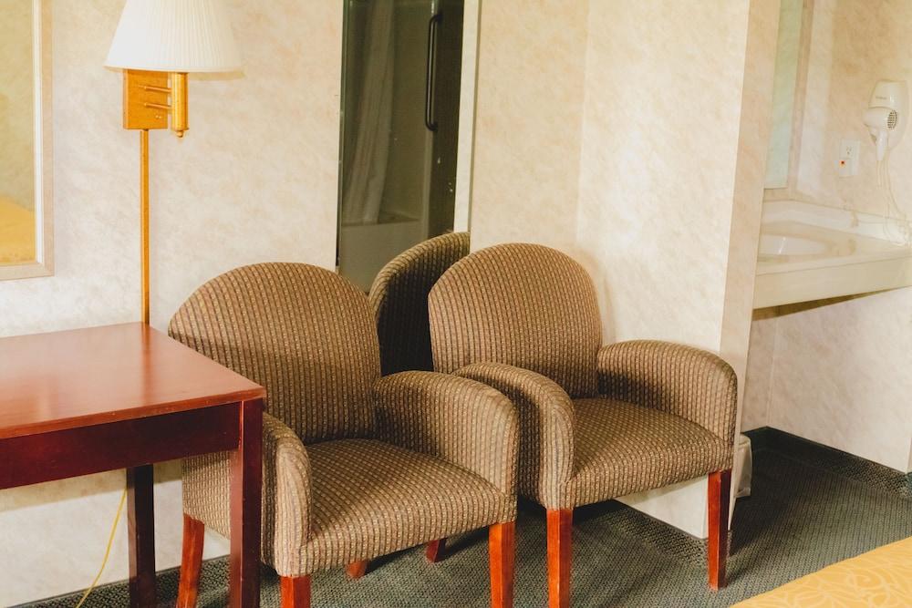 Colfax Inn photo 46