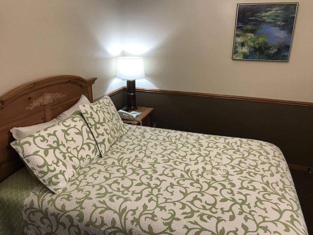 Bay Breeze Resort photo 22