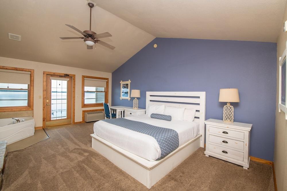 Quarterdeck Resort & Restaurant photo 70