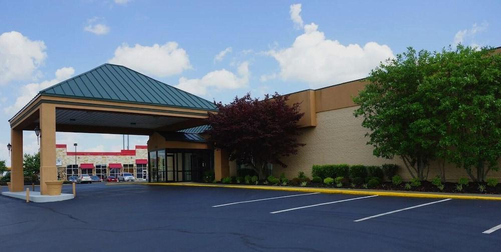 Baymont by Wyndham Richmond KY photo 88