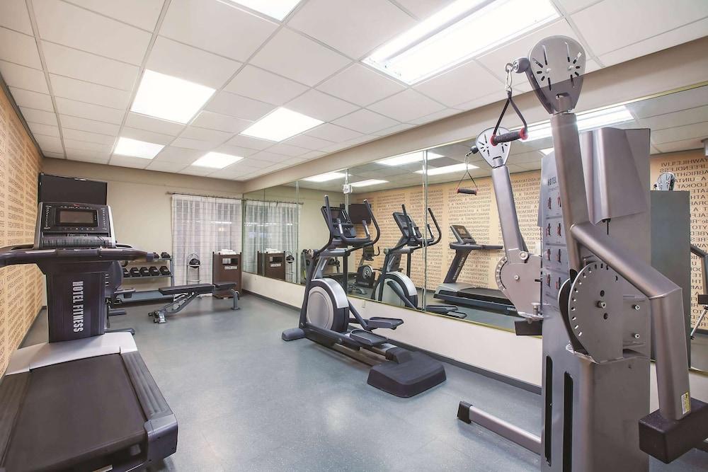 La Quinta Inn & Suites by Wyndham Beaumont West photo 19