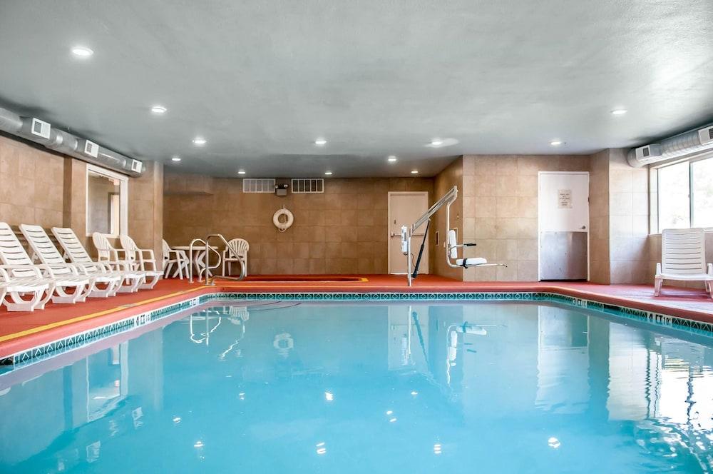 Comfort Suites Albuquerque/North Journal Center photo 2
