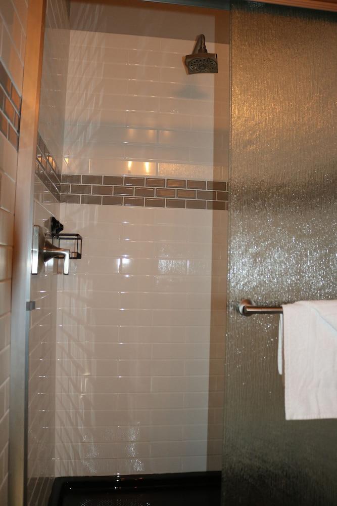 Columbine Inn photo 81