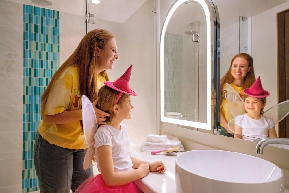 The Villas At The Disneyland Hotel photo 28