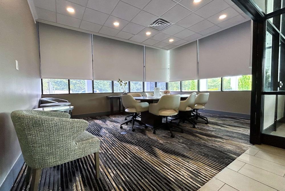 Best Western Premier Rockville Hotel & Suites photo 32