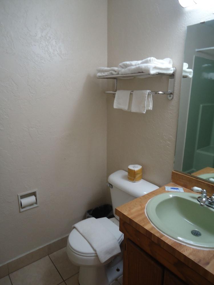 Budget Inn photo 23