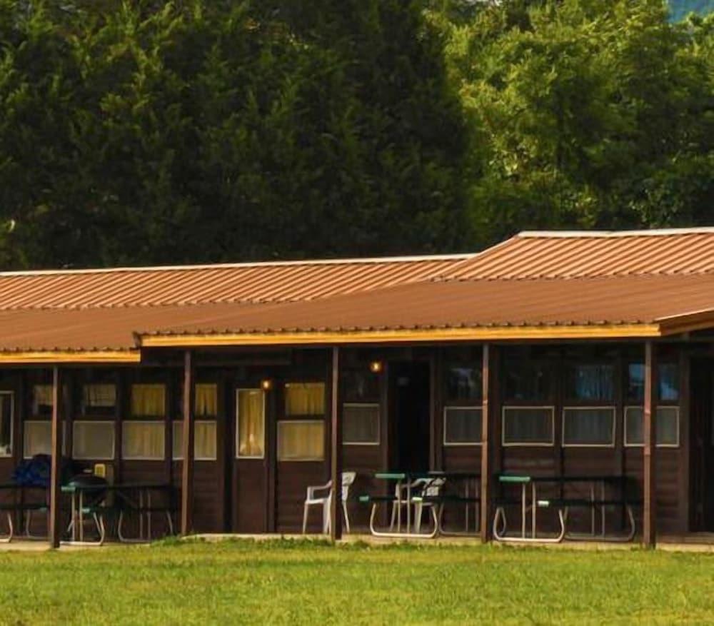 Coppermine Lodge photo 1
