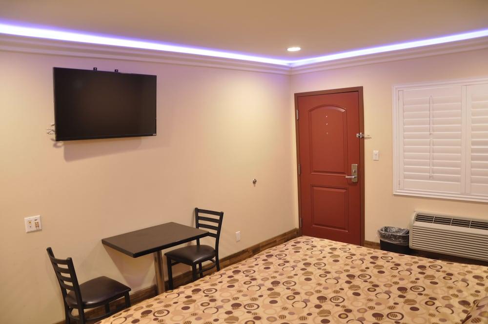 Sun Light Motel photo 22