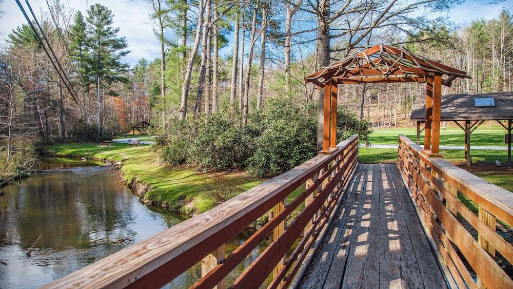 Fairway Forest photo 26