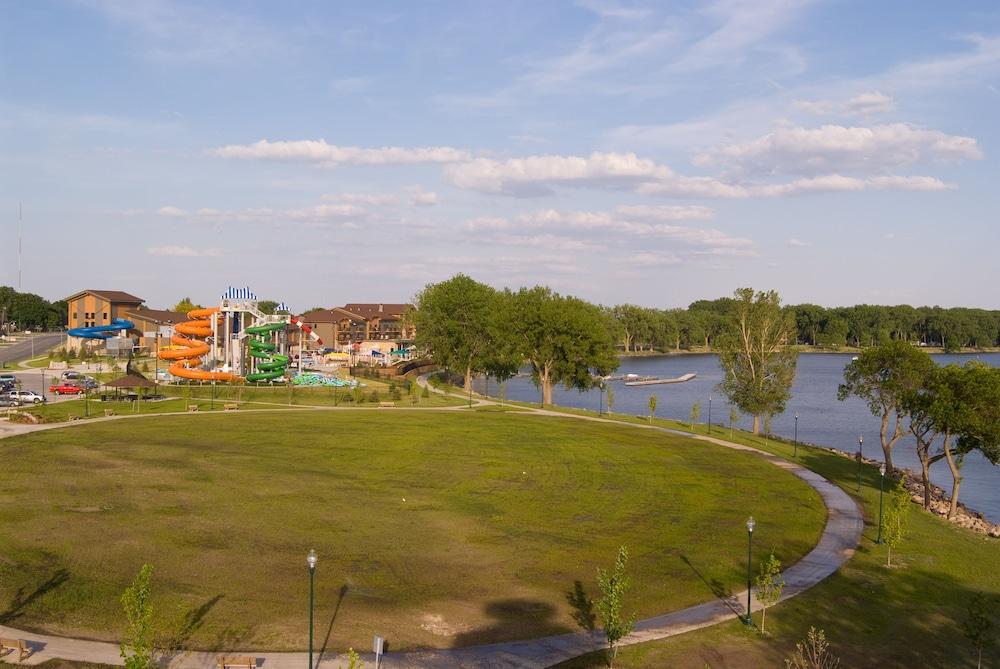 King's Pointe Waterpark Resort photo 12