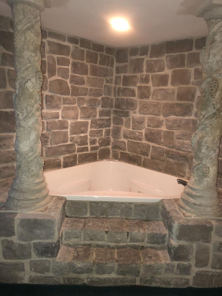 Osage Village Inn photo 9
