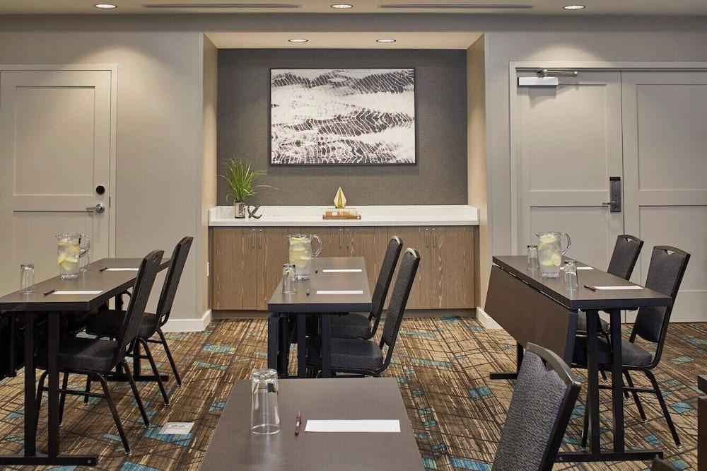 Residence Inn By Marriott Madison photo 2