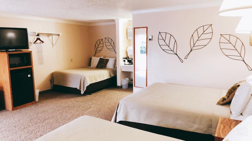 Covered Wagon Motel photo 10