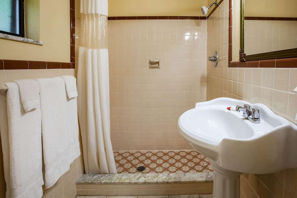 Days Inn by Wyndham Donegal photo 18