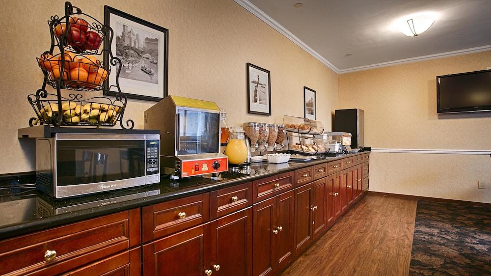 Best Western Queens Court Hotel photo 19