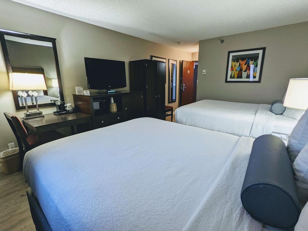 Spark by Hilton Eden Prairie photo 15