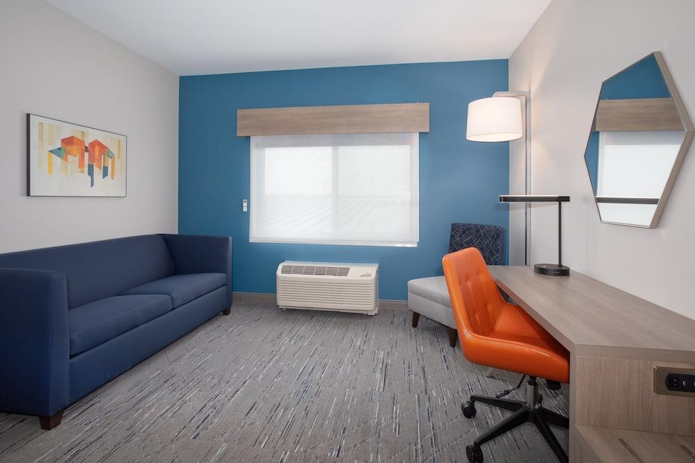 Holiday Inn Express and Suites Burley by IHG photo 7