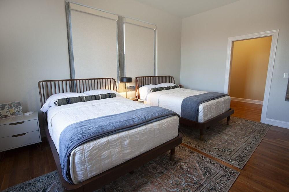 Greyhound Inn photo 8