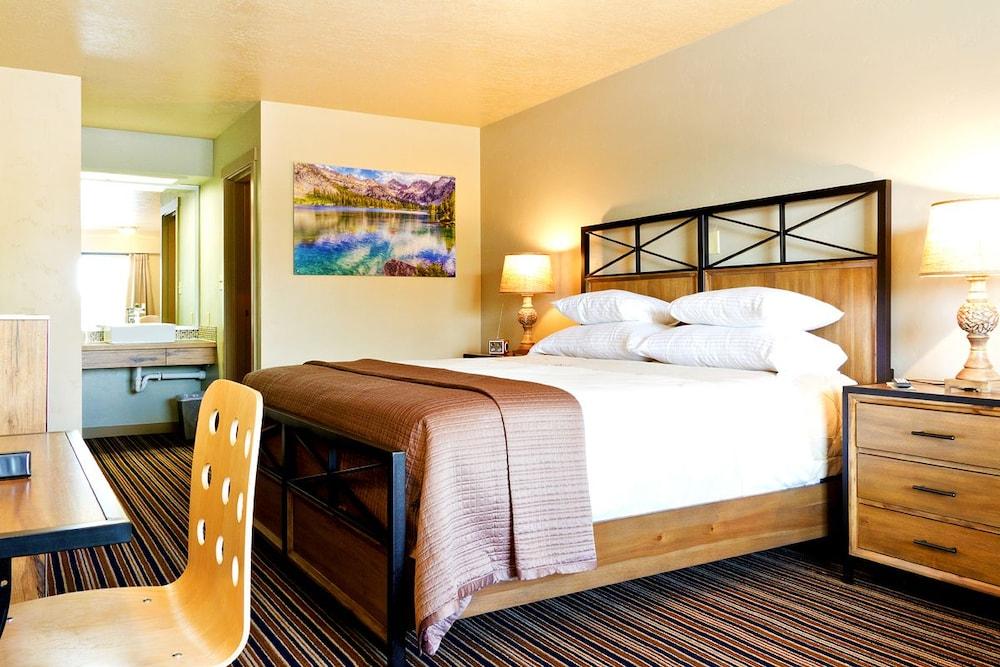 Blue Lakes Inn & Extended Stay photo 4