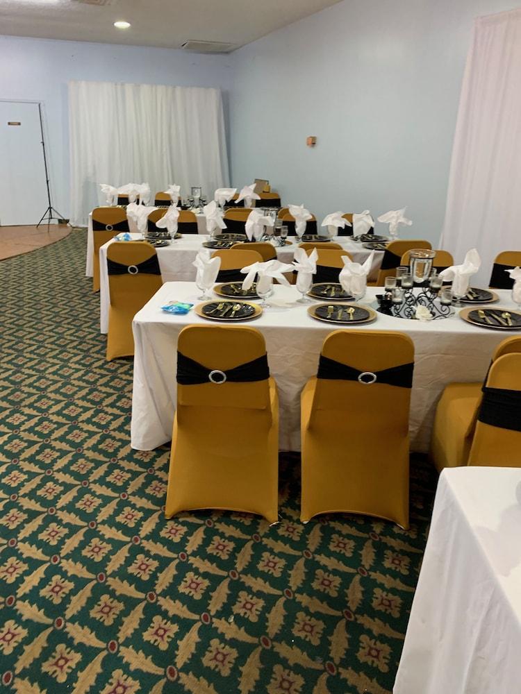 Suite Stay Talladega photo 19