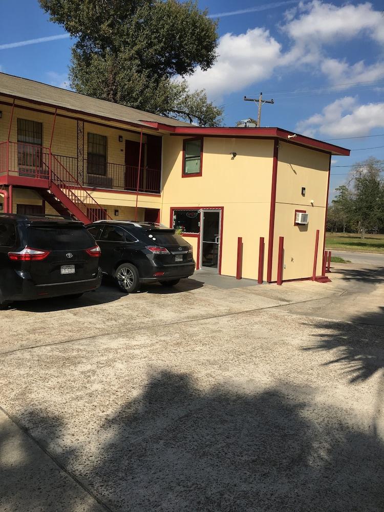 Southmore Boulevard Motel photo 18