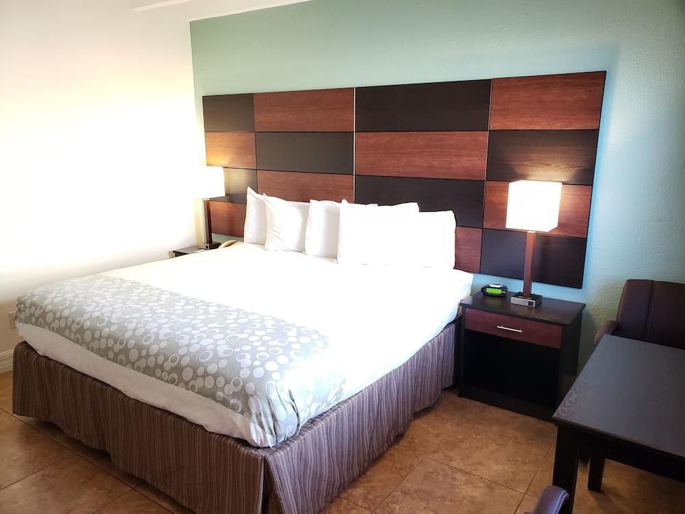 Oceanfront Inn and Suites photo 8